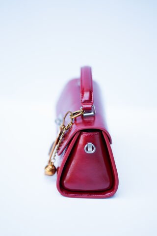 BORDO CHARM AKSESUARLI ÇANTA