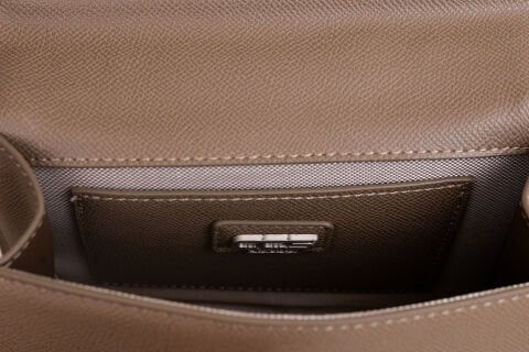 TAUPE SAFIANO DOKULU KADIN EL ÇANTASI