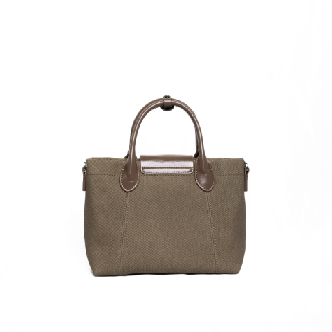 ASİL HAKİ CHARMLI KADIN ÇANTA